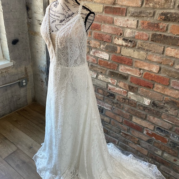 Evelyn wedding dress NWT 20 - Picture 3 of 8